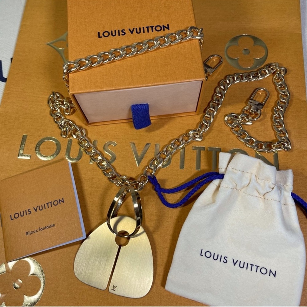 Louis Vuitton Architectural Leaf Single Earring by Nicolas Ghesquière - Picture 4 of 17